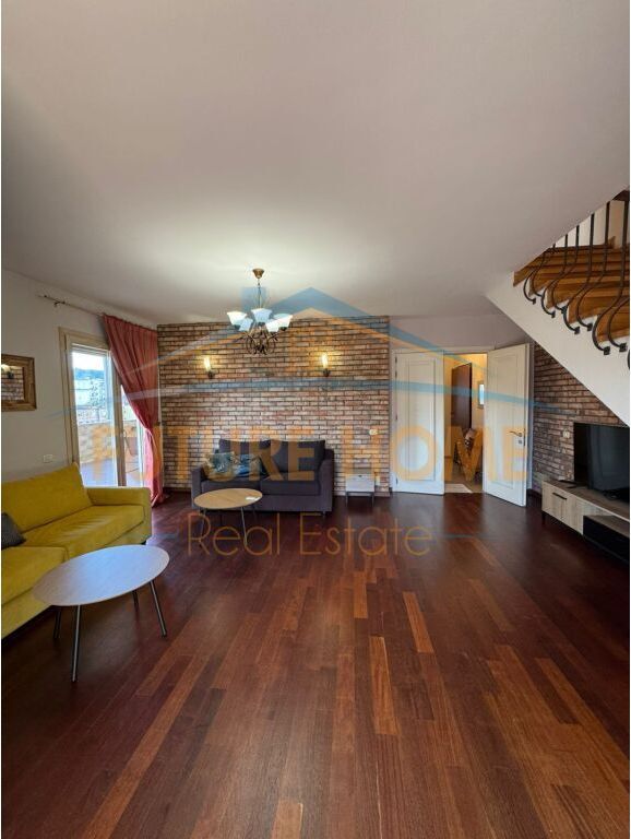 Qira, Duplex 3+1+3+Post Parkimi, Petronini