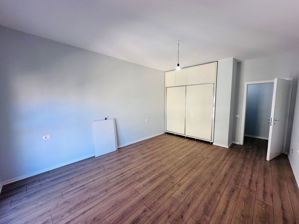 Jepet Me Qera Apartament 2+1+1 Ballkon +1 Depo