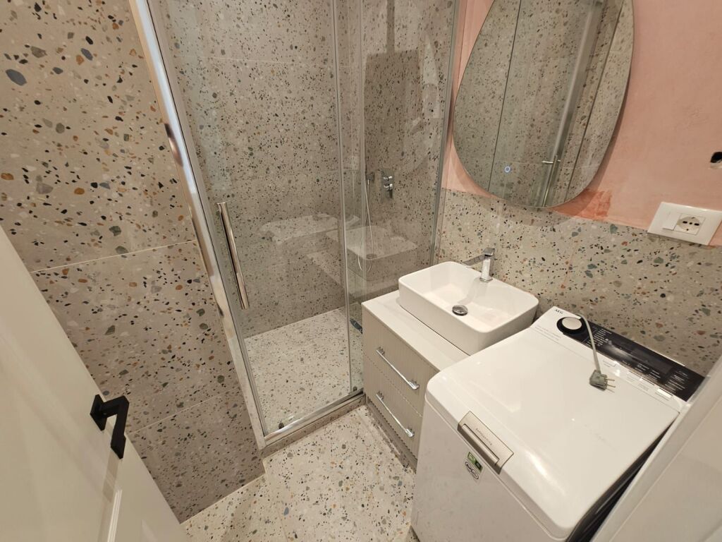 Apartment for Rent 1+1 in Center (ID B2101167) Tirana.