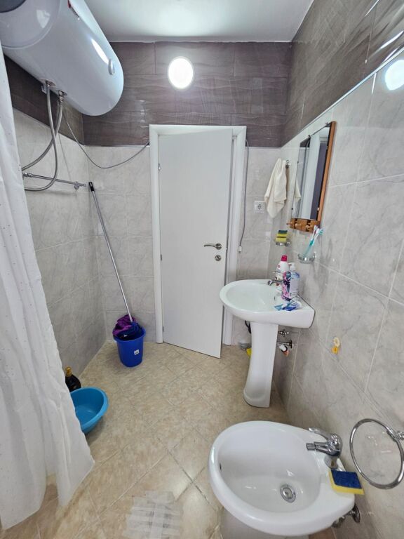 SHITET APARTAMENT 2+1 TEK VALA PARK - STADIUMI DURRES