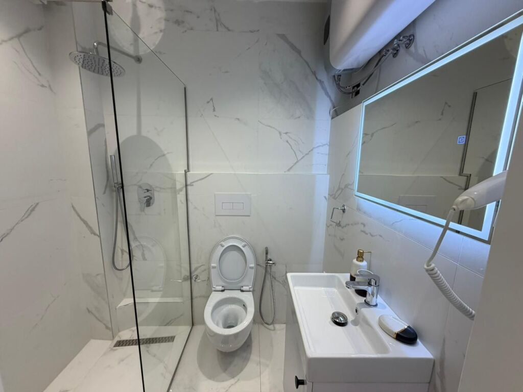 📣 Shiten 2 Garsoniere 📍 Selvia, Rruga Siri Kodra💰 Totali: 240,000€