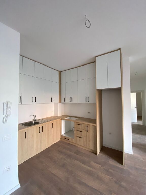 Paskuqan , Ahmati petrol , 2+1+2wc per qera