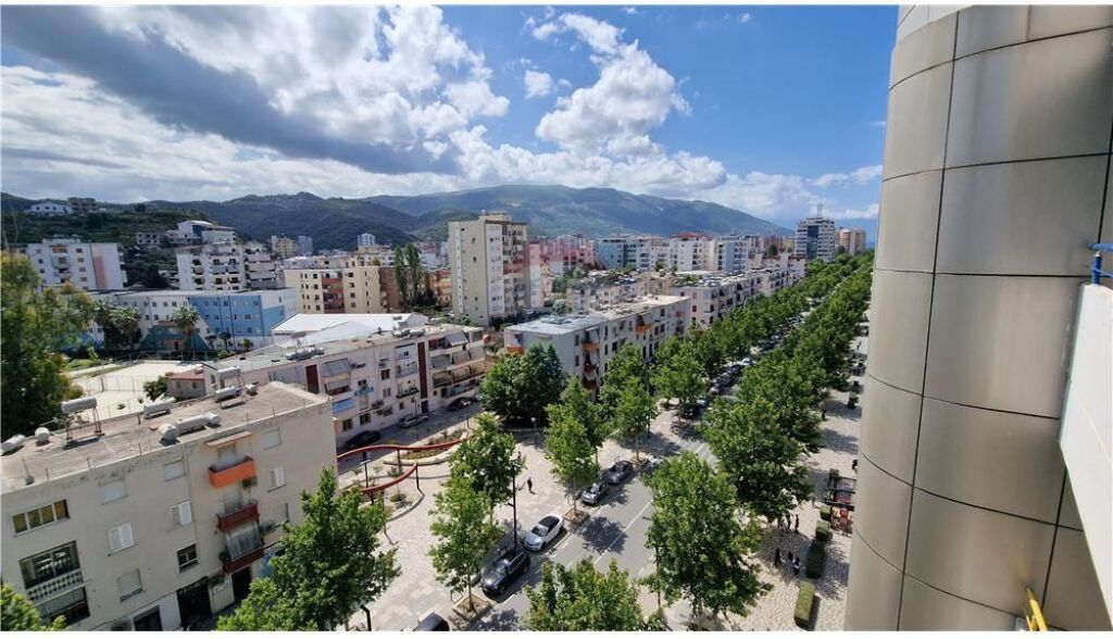 🏡 Apartament 2+1+2 në shitje në Bulevardi Ismail Qemali