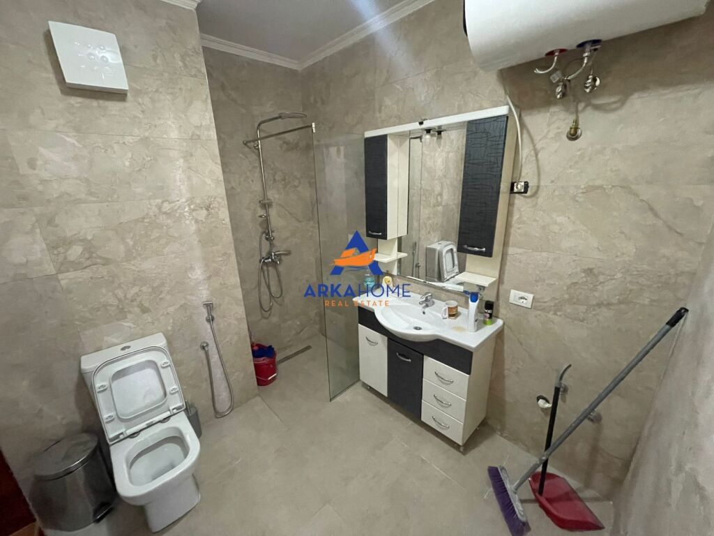 JEPET AMBIENT ZYRE 3+1+2+2BALLKONE "TE ISH-EKSPOZITA" 1000 EURO