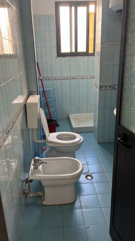 🏡 Apartament 1+1 + kuzhinë e veçuar me qera – pranë Gjykatës, Durrës