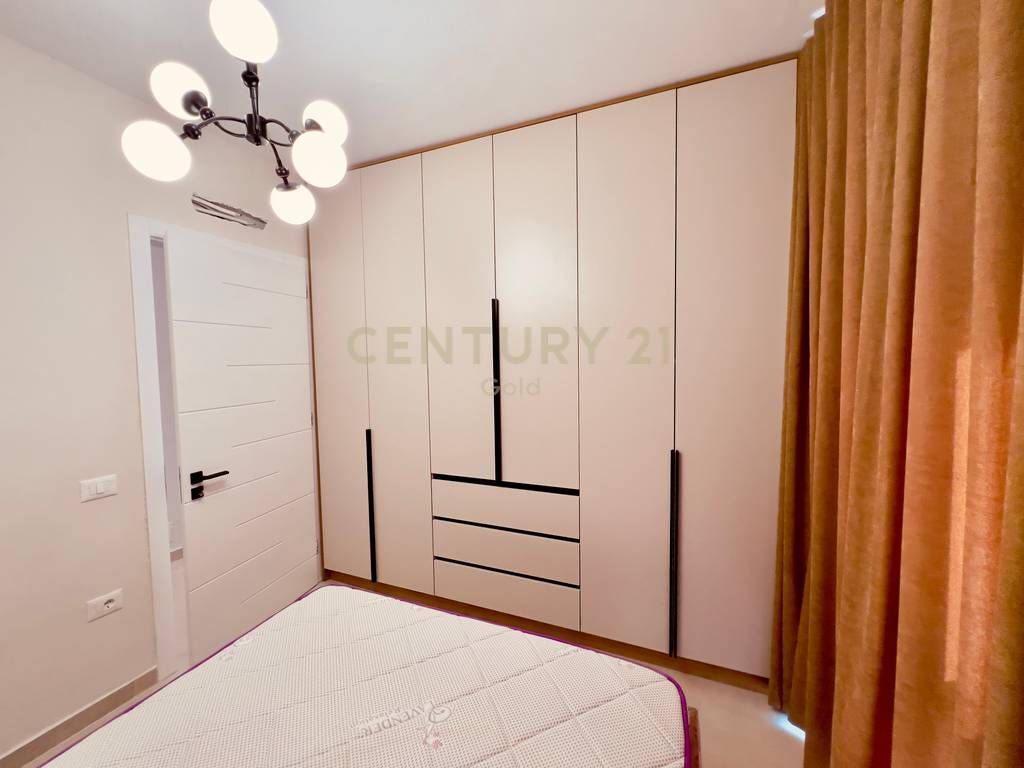 Jepet me qira apartament 2+1 me 2 tualete dhe 1 post parkimi, pranë Arlis Farmacia 10.