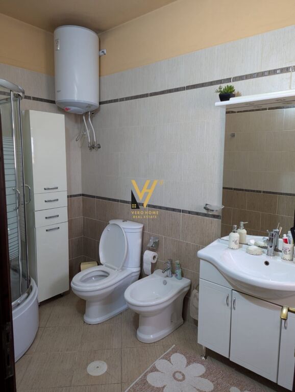 SHITET VILE 3-KATSHE TE RR.ROBERT NACI, BLVD I RI 515.000 EURO