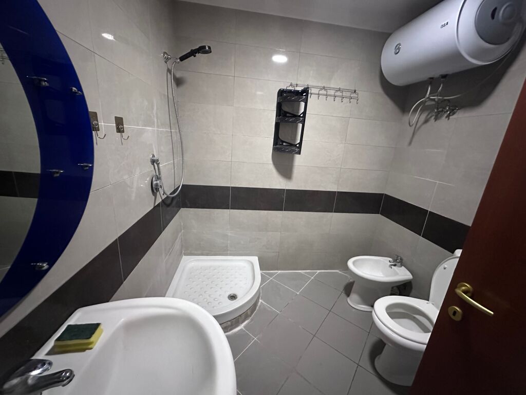 1+1 In Affitto, Misto Mame, Strada Principale