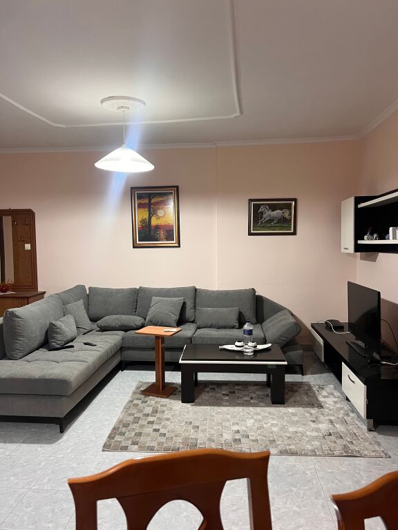 Jepet me qira 2+1+2 Laprake 500 mije leke