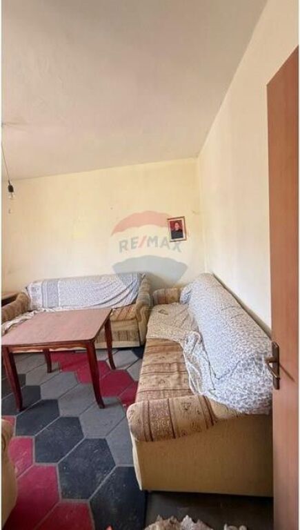 Apartament - Për Shitje - Rruga Enver Jaho, Vlorë