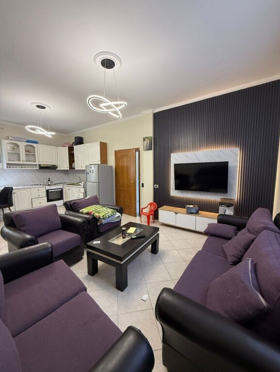 Jepet me qera shpi private 2-katëshe