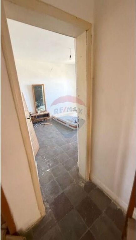 Apartament - Për Shitje - Rruga Enver Jaho, Vlorë