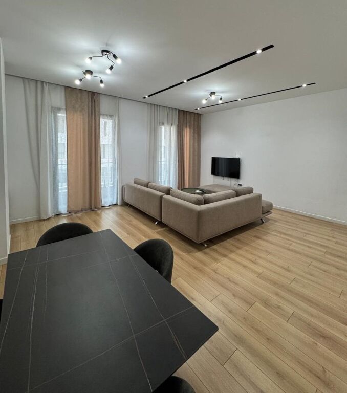 🏡 JEPET ME QIRA APARTAMENT 2+1 – SQUARE 21