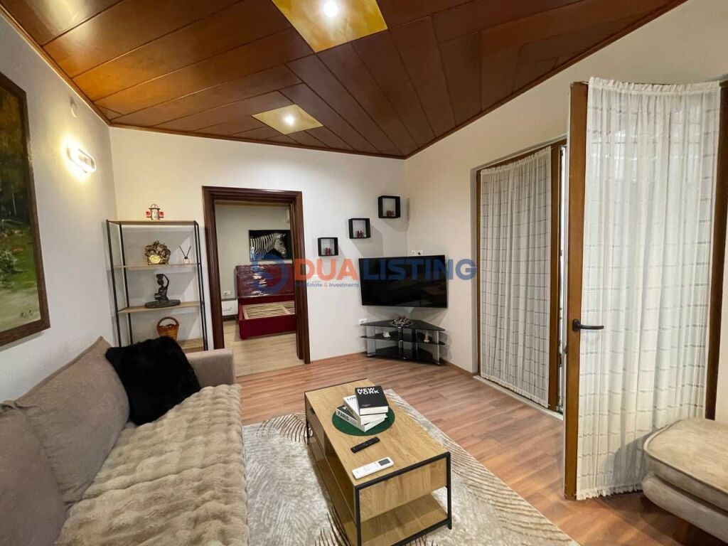 Ofrojme Apartament 1+1 me qira Perballe Delijorgjit!