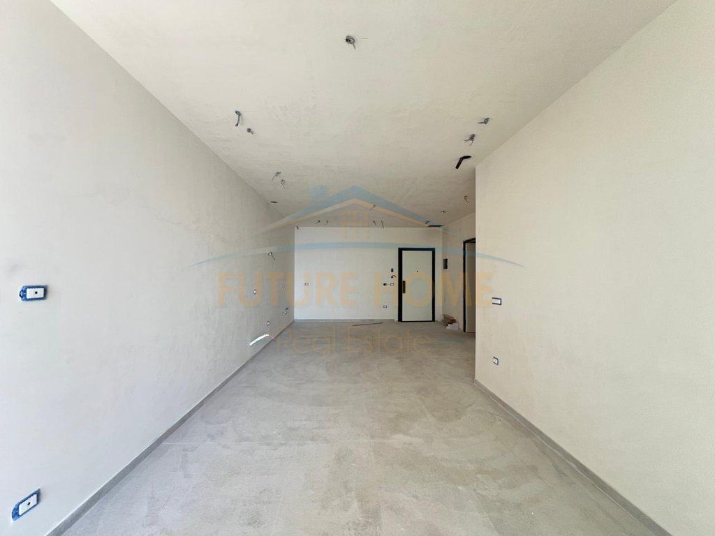 Shitet, Apartament 1+1+Post Parkim, Folie Village, Jalë