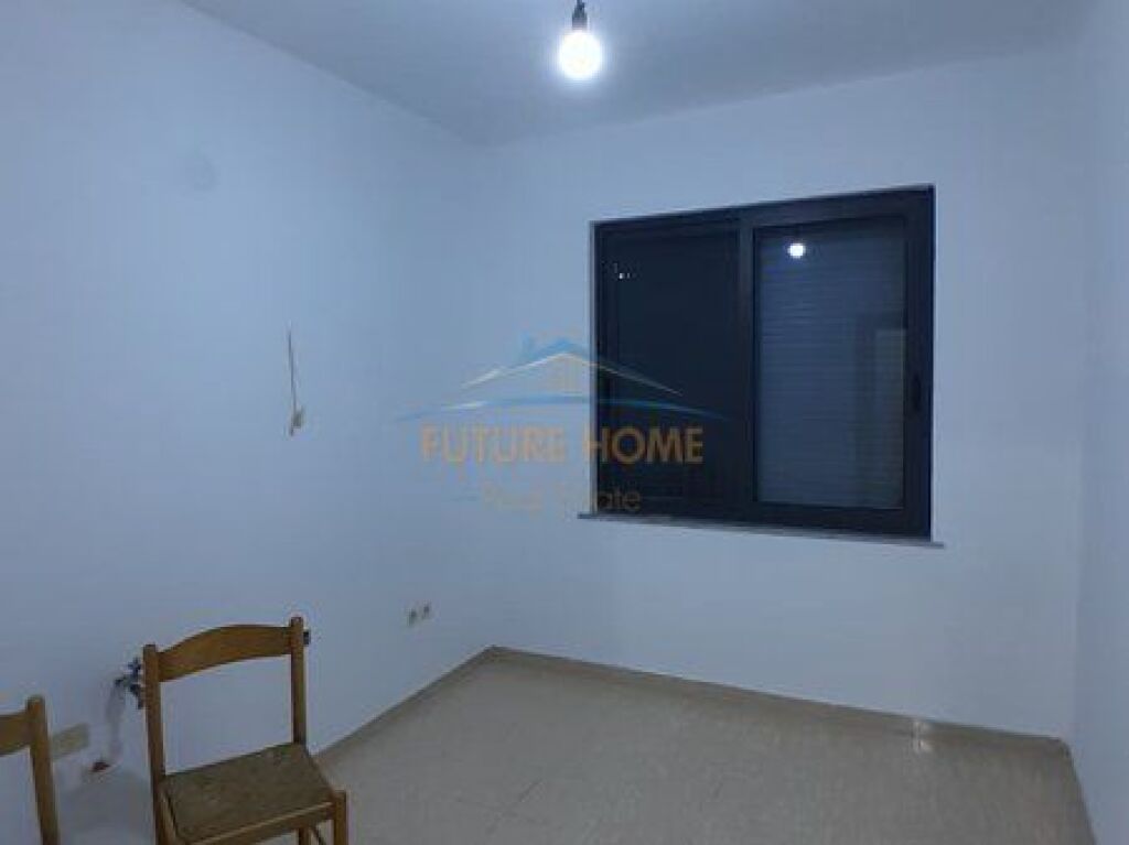 Shitet, Apartament 2+1, Brryli, Tiranë