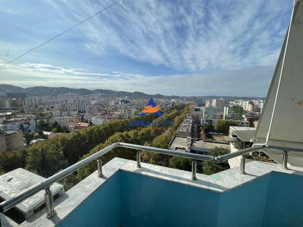 JEPET AMBIENT ZYRE 3+1+2+2BALLKONE "TE ISH-EKSPOZITA" 1000 EURO