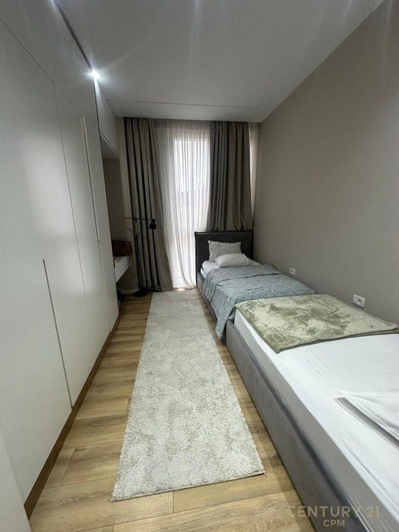 Apartament 2+1+2 per shitje prane Square21