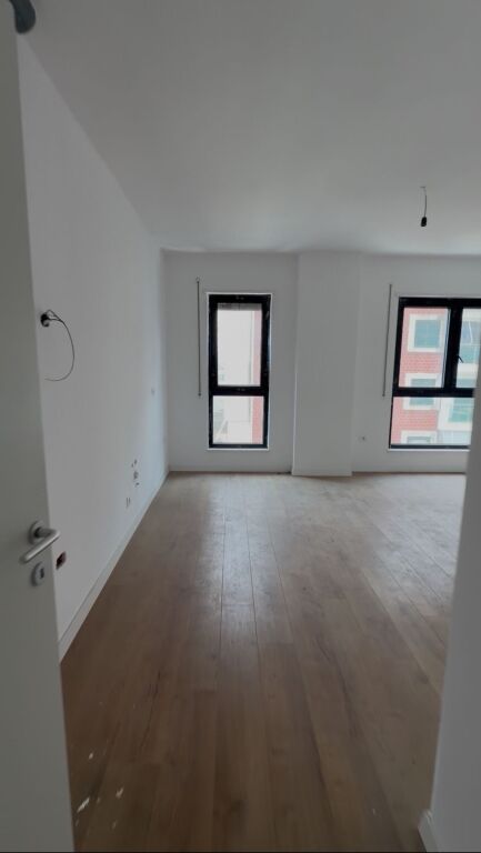 🏡 2+1+2 për shitje – Komuna e Parisit