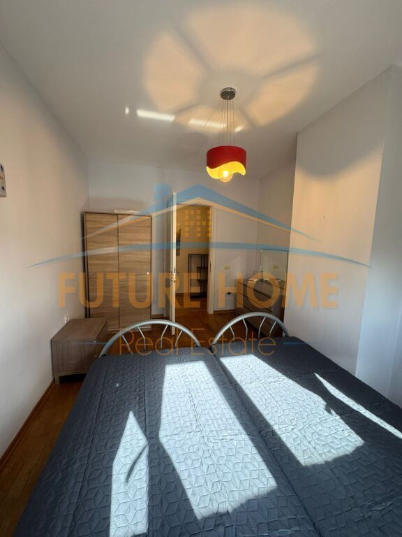 Qira, Duplex 3+1+3+Post Parkimi, Petronini