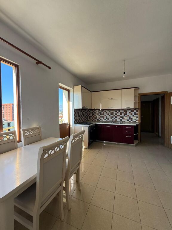 Apartament me qera 1+1