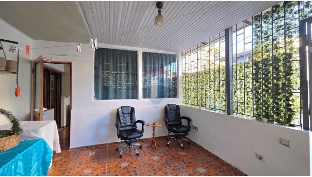 Apartament 1+1 në shitje pranë Shkolla Ismail Qemali – Okazion