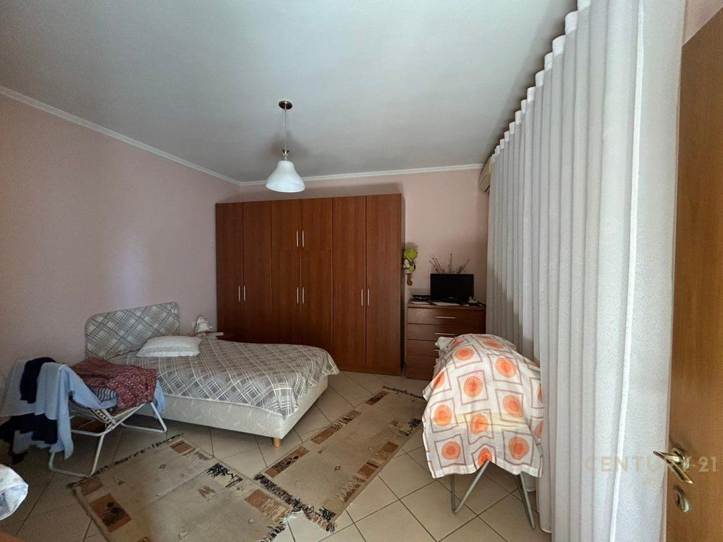 VILE ME QERA NE SAUK