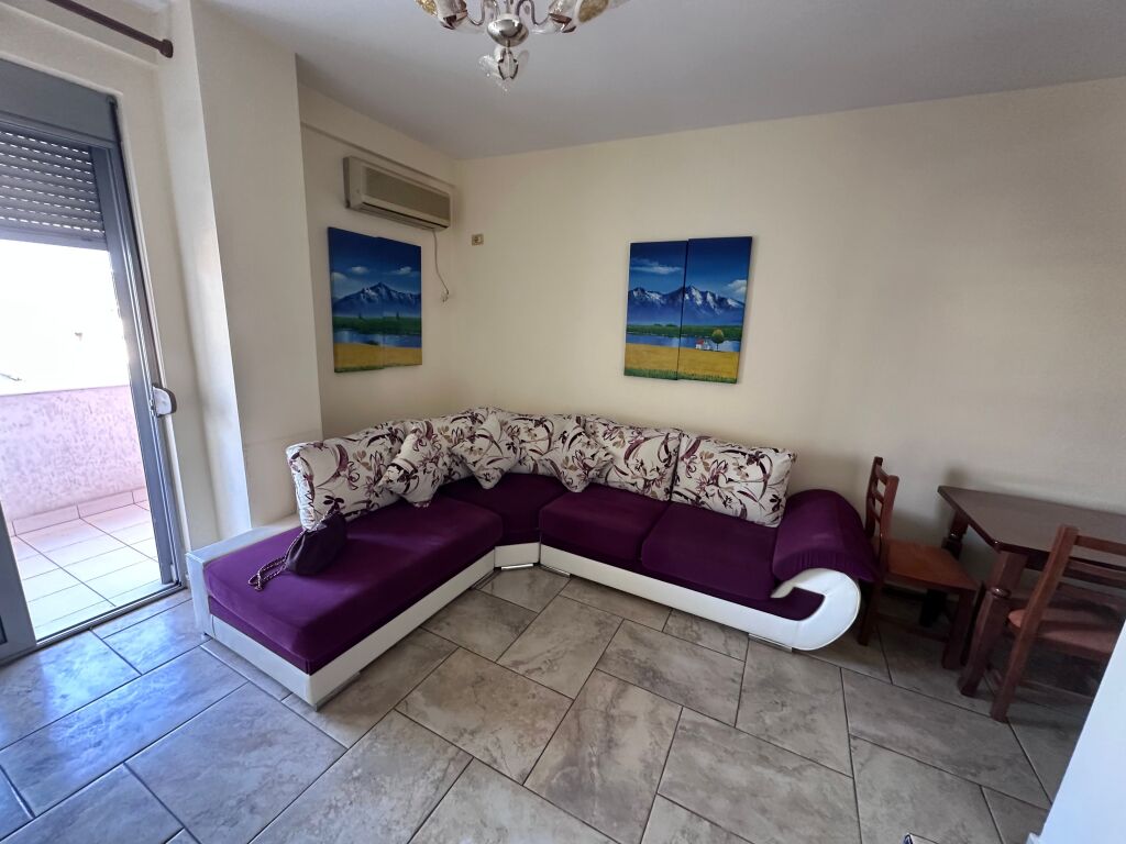 1+1 In Affitto, Misto Mame, Strada Principale