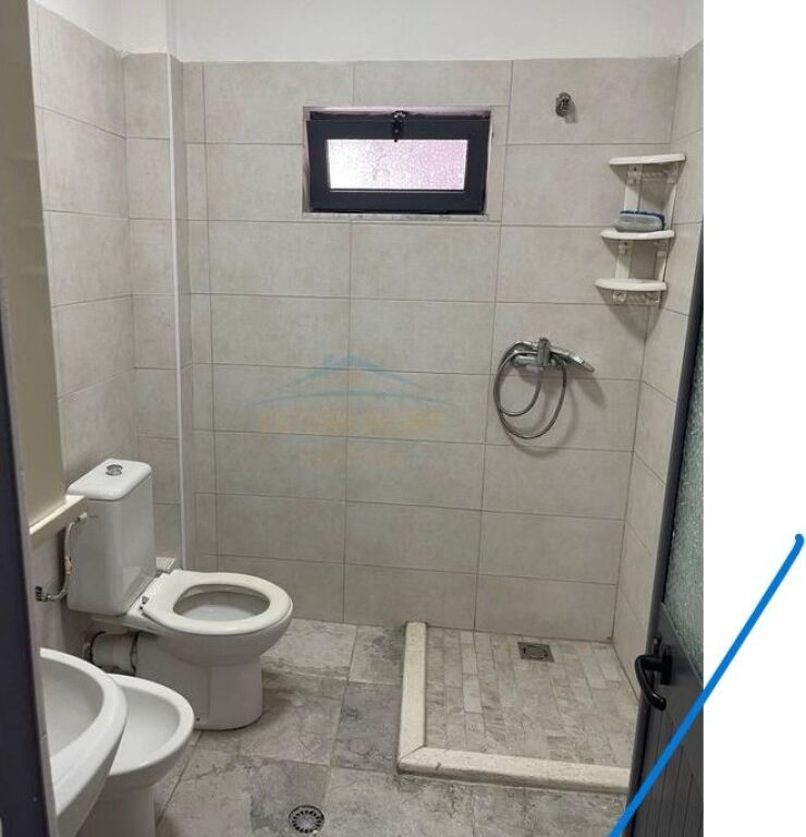 Shitet, Apartament Studio , Rruga Frosina Plaku , Ish Parku i Autobusave, Tirane.