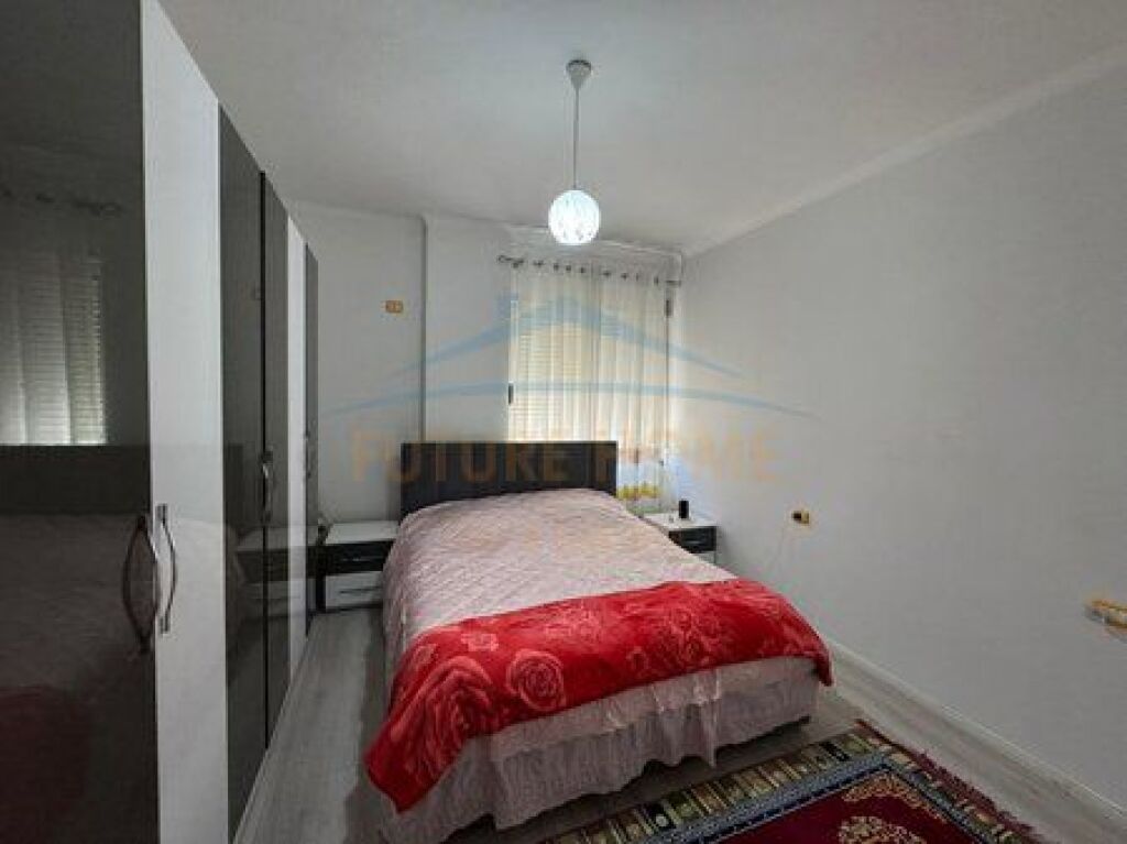 Shitet, Apartament 2+1 , Fresk