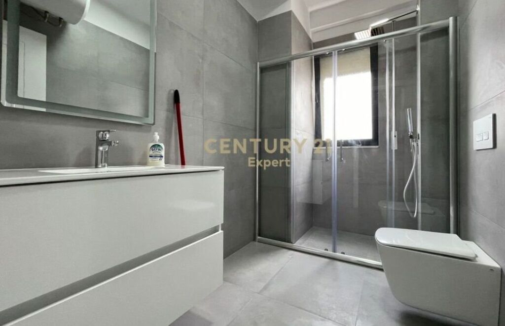 Apartament me qira 2+1+2+ Post Parkimi , Rruga e Durresit