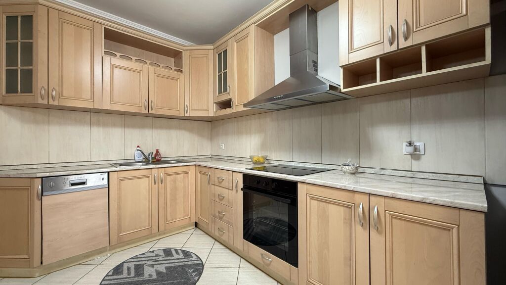 Apartament 2+1 për shitje pranë stadiumit Air Albania – Lokacion elitar në zemër të Tiranës