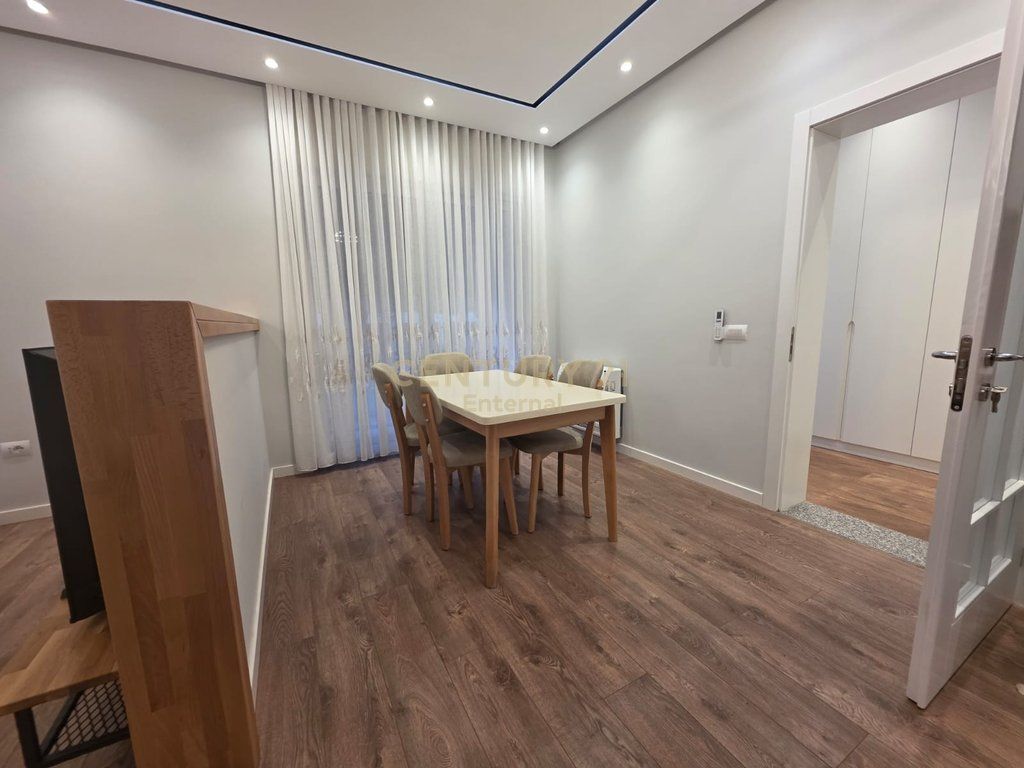 Vile 2 - kateshe me Qira tek Rruga Dalip Topi