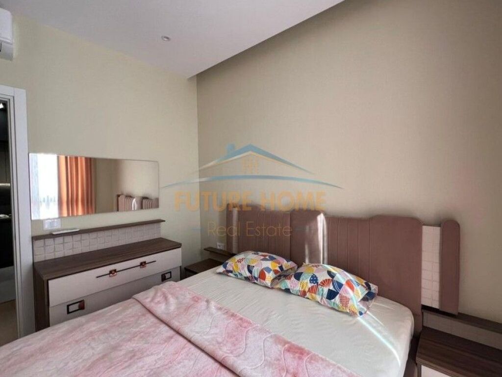 Shitje, Apartament 1+1,Galeria Roma , Rruga e Kavajes, Tirane !