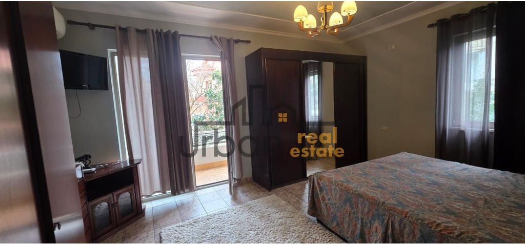 Qera, Pjesë Vile, 3+1+2 , Tregu Elektrik, Tiranë - 750€ | 140 m²