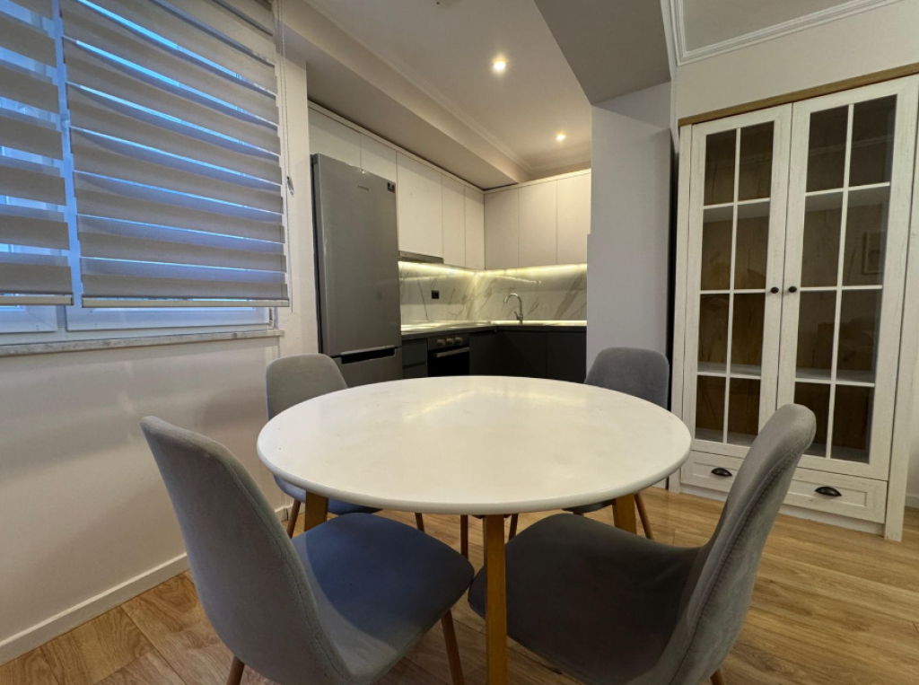 🏡 Shitet Apartament 2+1 – pranë Qendrës, Rruga Mine Peza