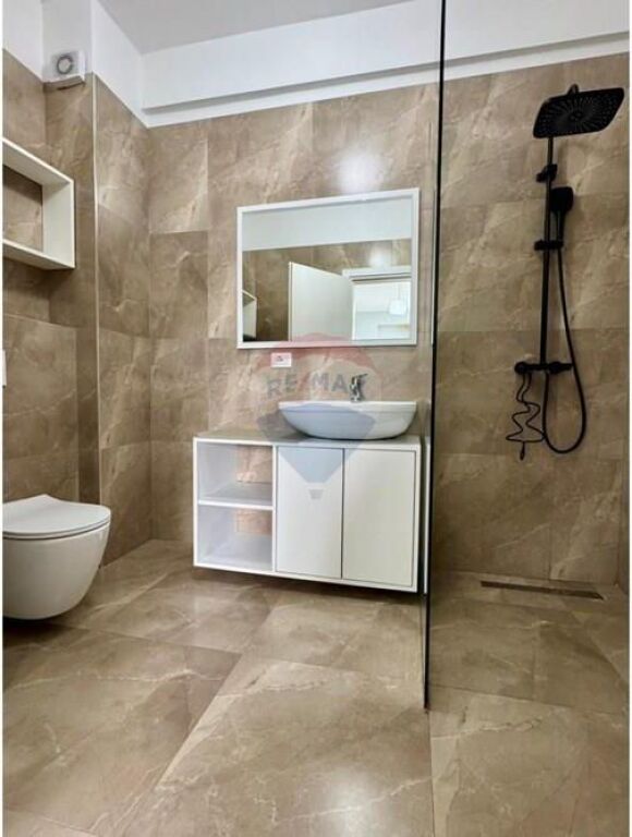 Apartament 2+1 per shitje tek Liqeni i Thate!