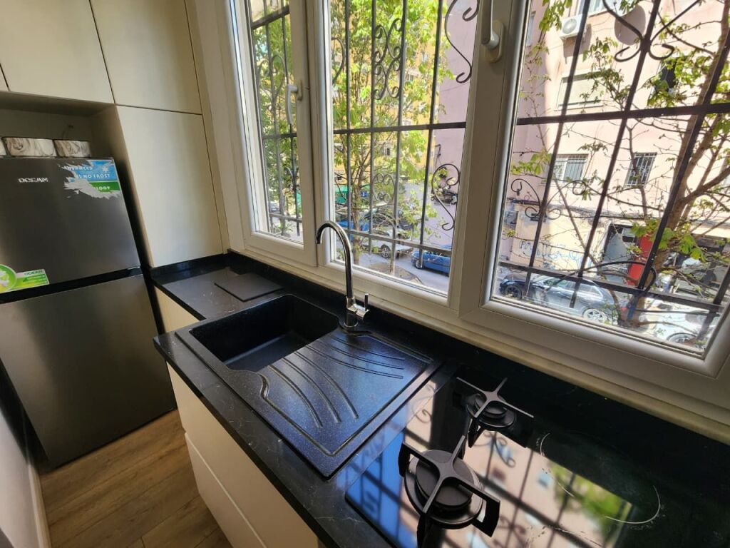 In Affitto: Apt 2+1 ( 📍Petro Nini - Liqeni, Rr. Kosovareve ) Completamente Rifinito 60M2 🔥 | 580 EURO/Mese 🔥