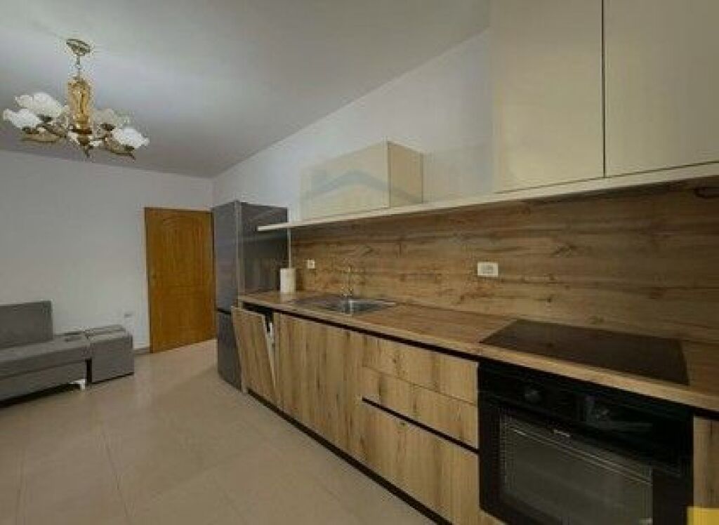 Affitto, Appartamento 2+1, 21 Dhjetori