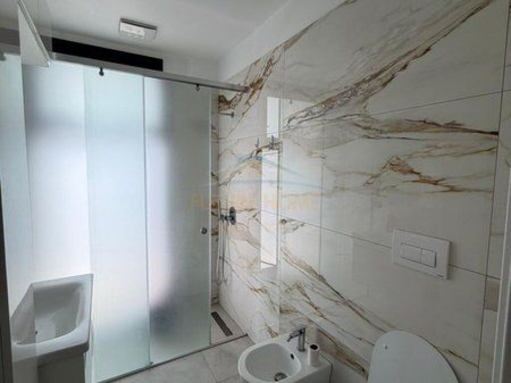 Shitet, Apartament 3+1+2+2 Poste Parkimi, Sofia Hill Residence, TEG, Tiranë.