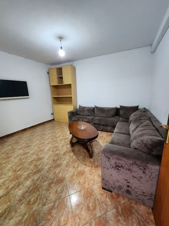 🏠 Jepet me Qera Kt.1 i një Vile : 1+1 (📍Rr.Bardhyl - Oslo )🔥Privatësi &amp; Qetësi ✨️ 40,000 Lekë / Muaj