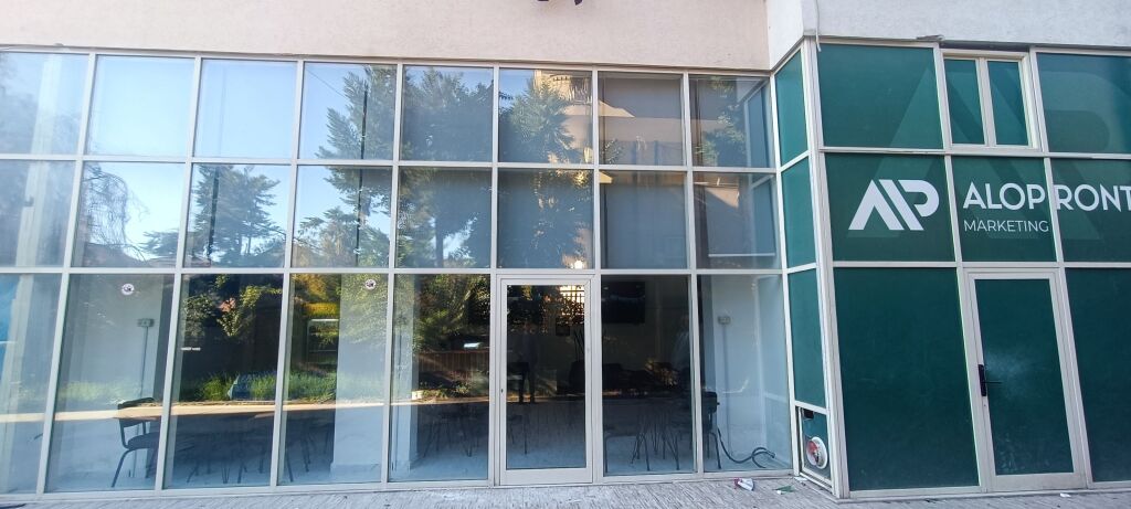 Dyqan Me Qera Në Don Bosco