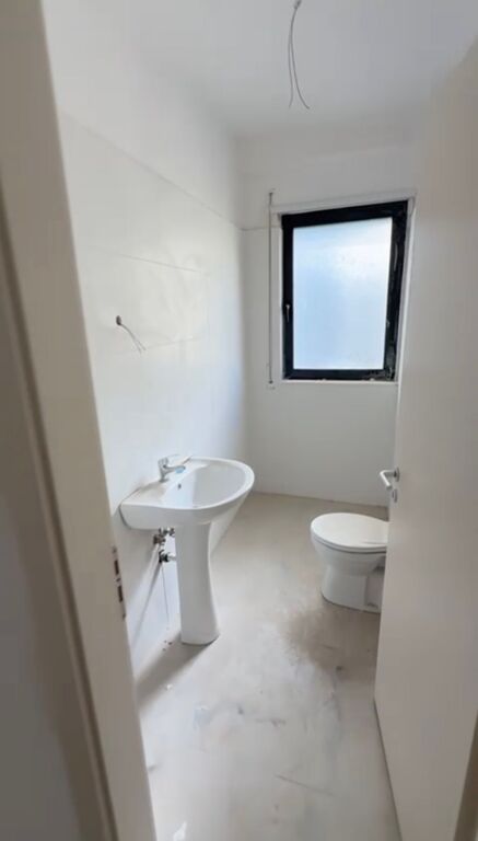 📣 SHITET Apartament 2+1 Me 2 Tualete Dhe Ballkon 📍 Rruga e "Durresit" ✨  