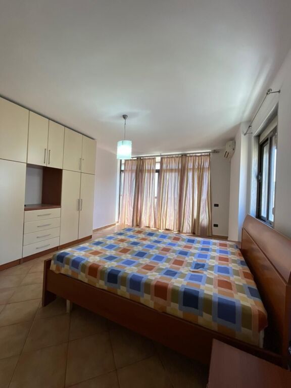 🏠JEPET ME QIRA | Apartament 2+1 – Rruga e Kavajës (Pranë Delijorgjit)