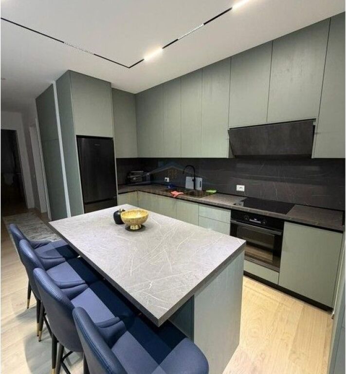 In vendita, Appartamento 2+1+2+Posto Auto, "Complesso Delijorgji", Tirana