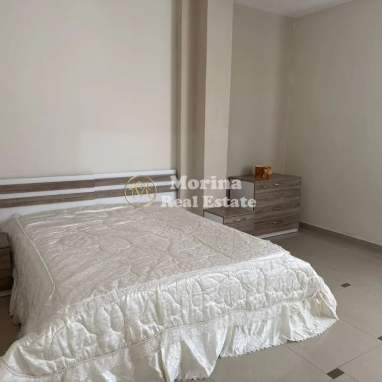 Qera | Shtëpi private 2 + 1 | Sauk | 450 €/muaj