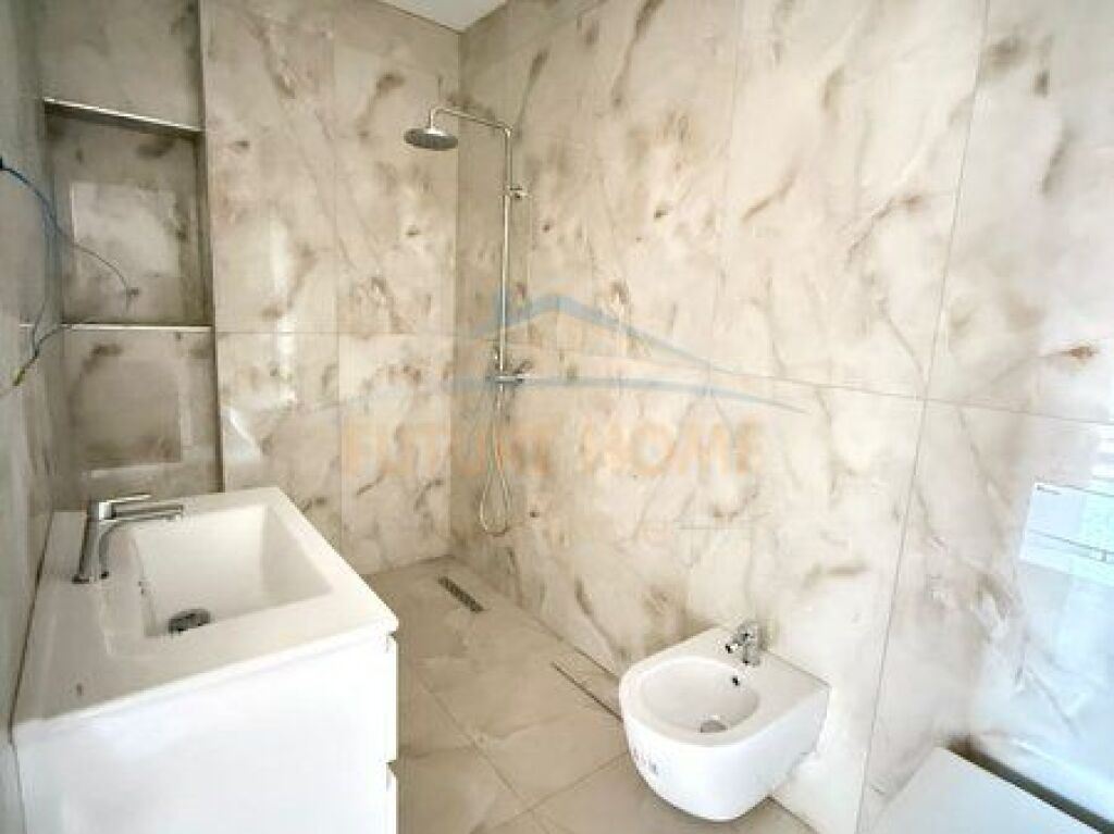 In vendita,Appartamento,2+1+2,Nuovo Mercato,Tirana