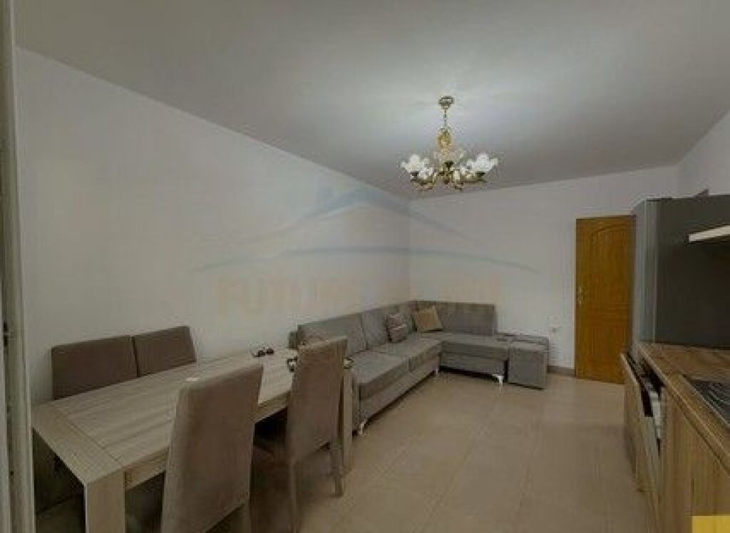 Affitto, Appartamento 2+1, 21 Dhjetori