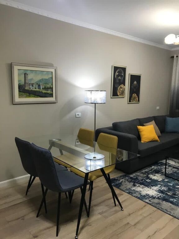 JEPET ME QIRA | Apartament 1+1 – Komuna e Parisit (ngjitur me Qendrën Kristal)
