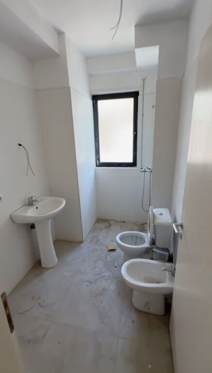 📣 SHITET Apartament 2+1 Me 2 Tualete Dhe Ballkon 📍 Rruga e "Durresit" ✨  